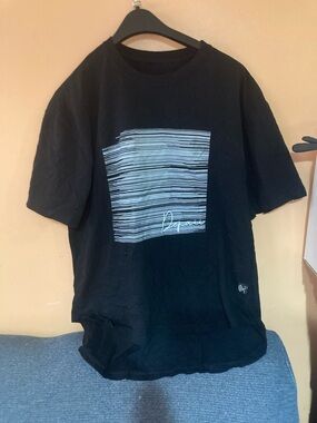 Black Short-Sleeve Graphic Tee with White Linear Square